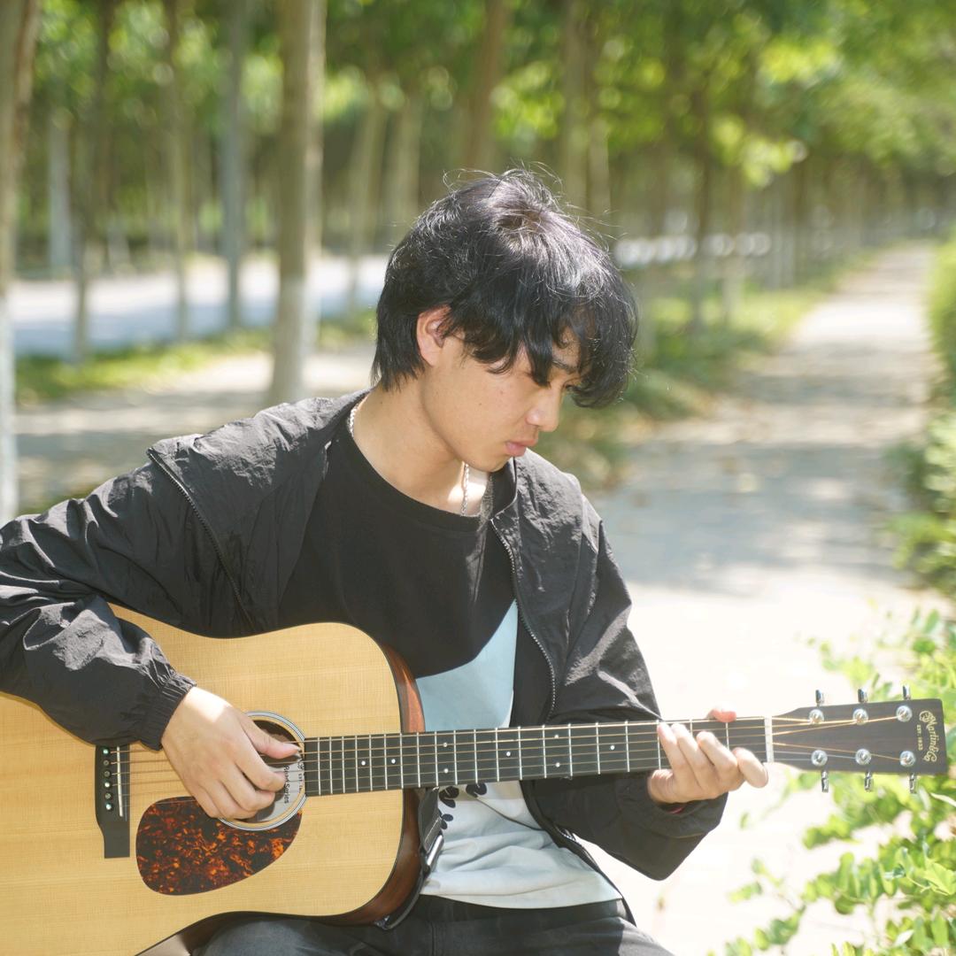 利如琴行小邓老师