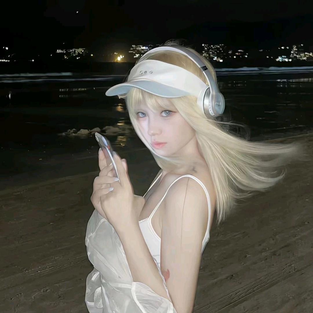 🥳