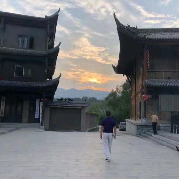 执著（湖北巴东）