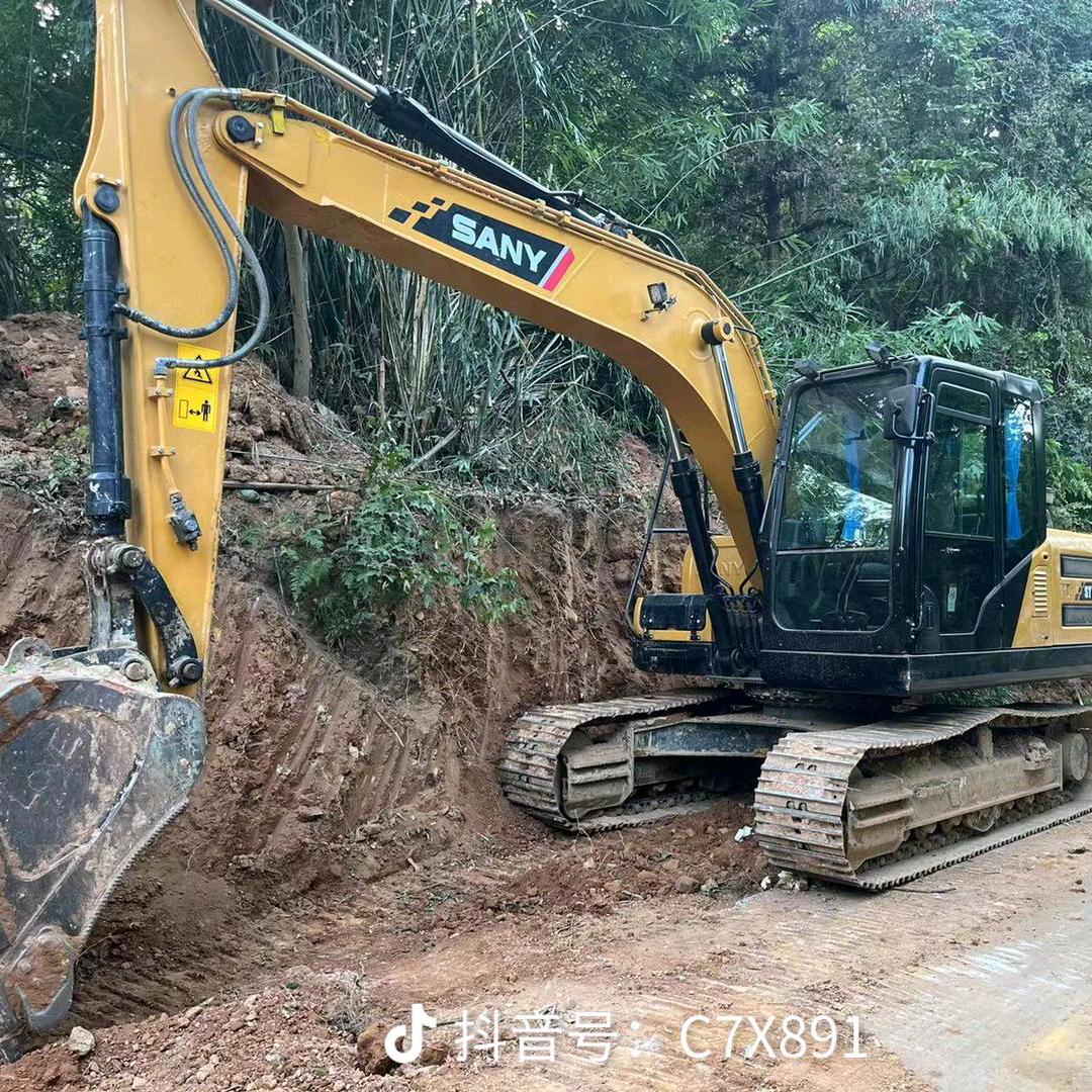 挖机，小石专业立杆