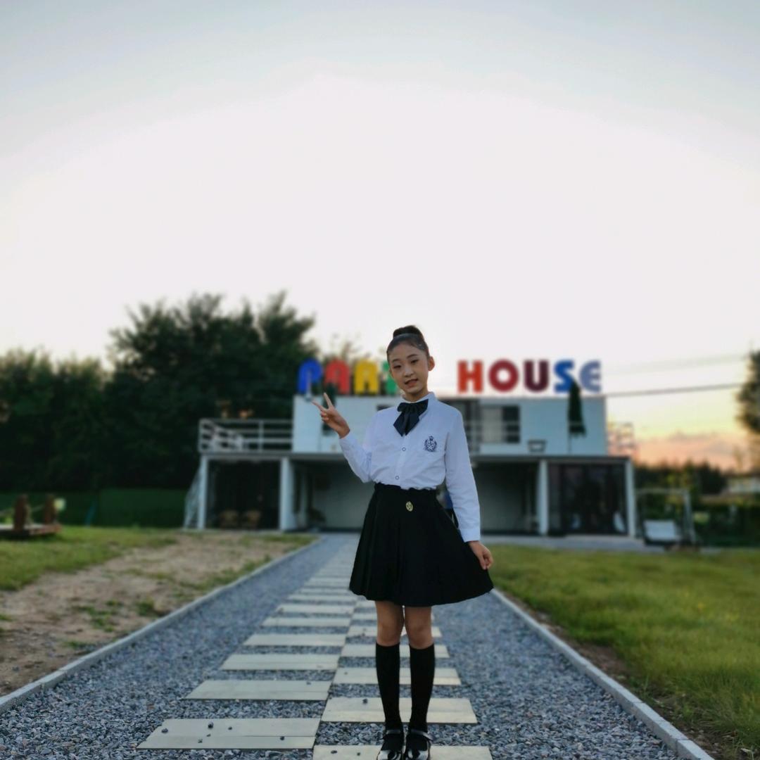 小艺濛头像