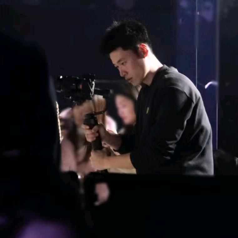 叫我开朗大男孩