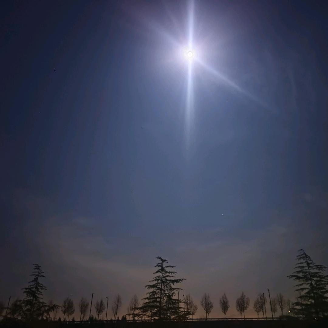 往昔情丝绕指尖