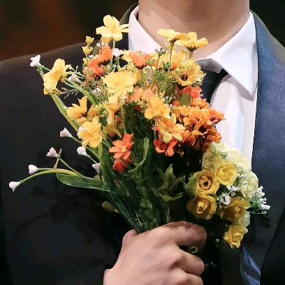 开个柚子当饭吃