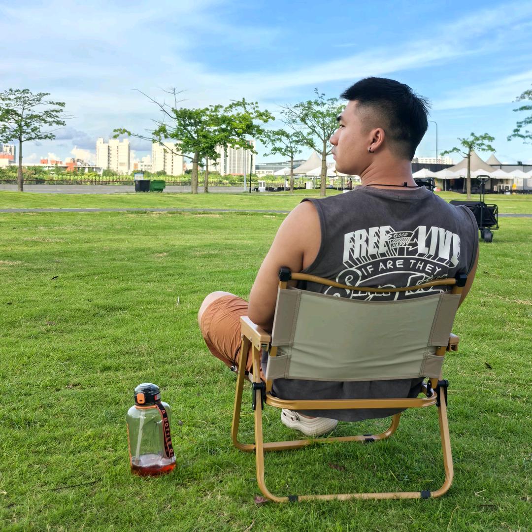 发仔爱饮冰美式