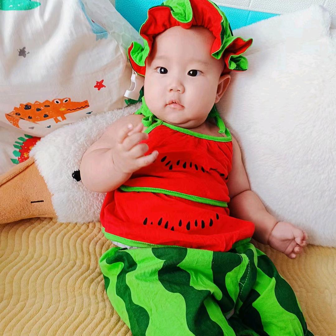 会笑的眼睛真美《》