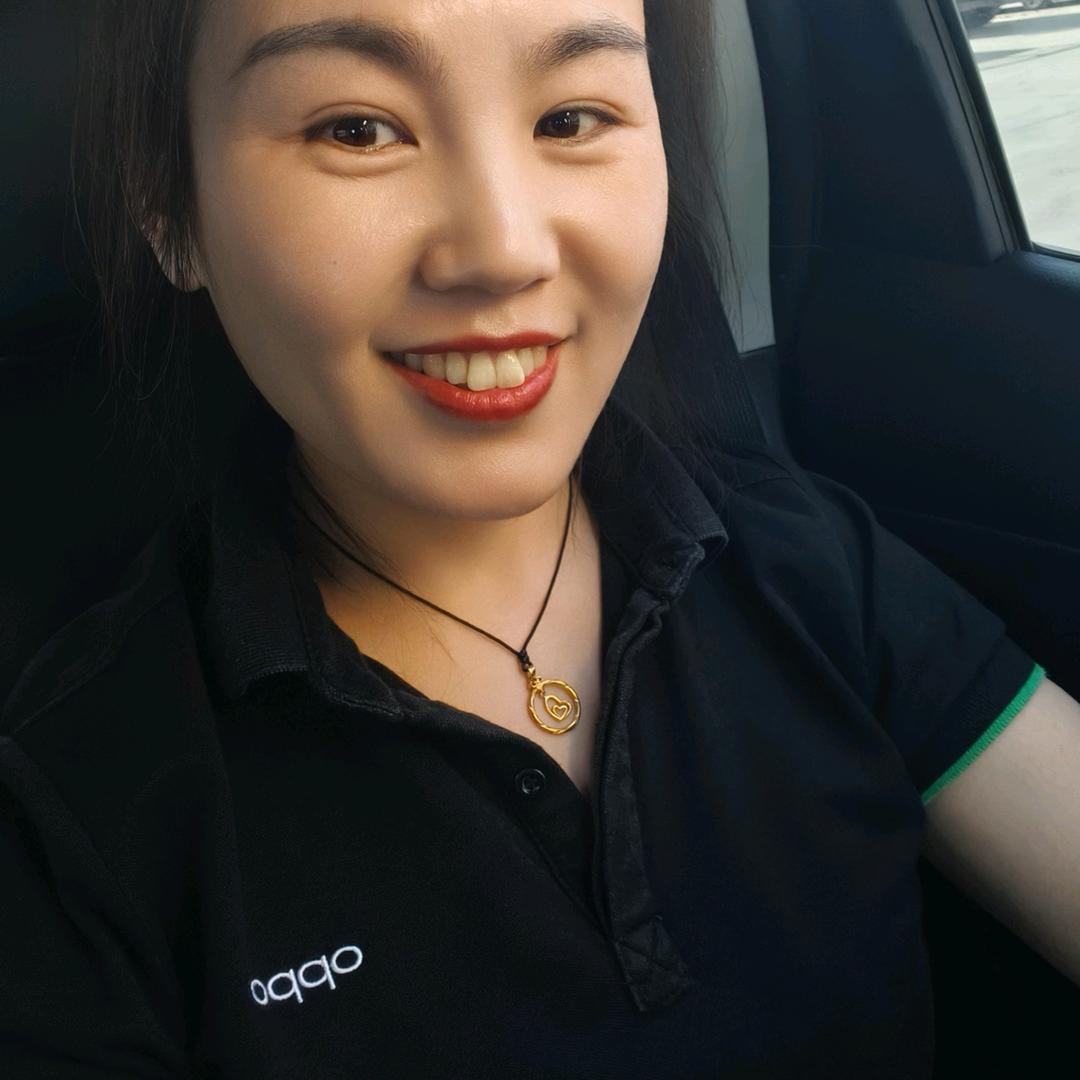 临邑信业商厦卖OPPO手机的老姊妹