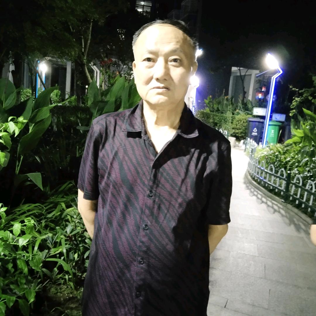 老唐爱唱歌