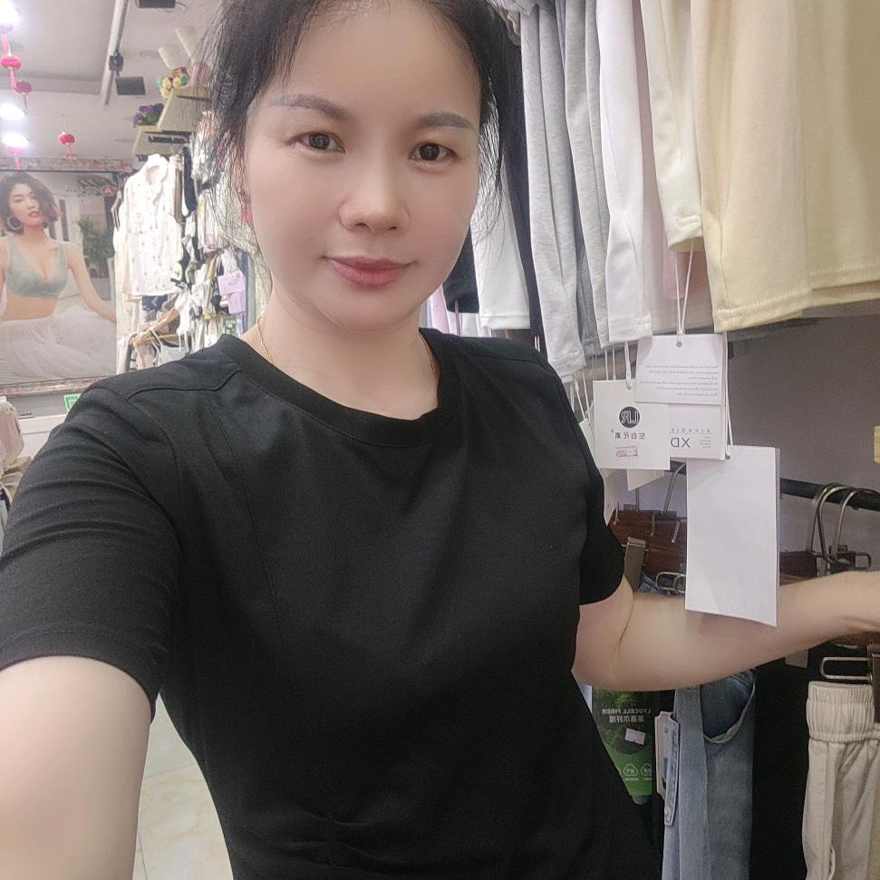 新干县春红针织内衣店