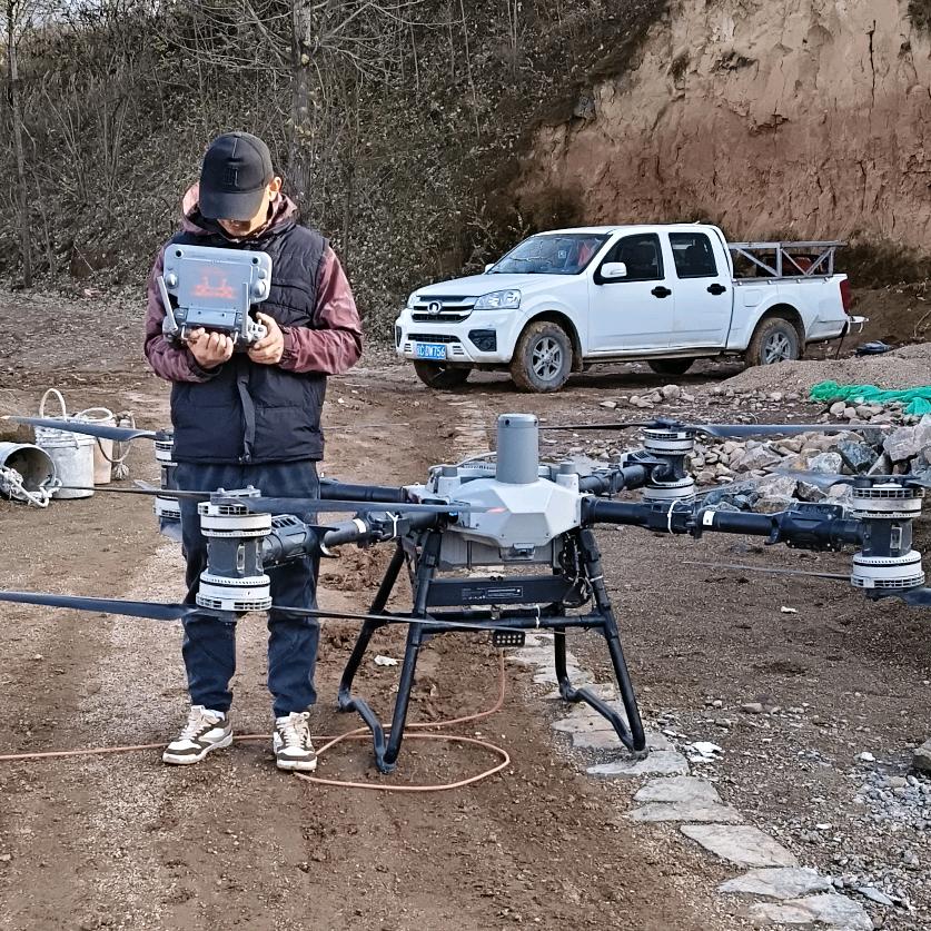 凌空无人机团队-朱子