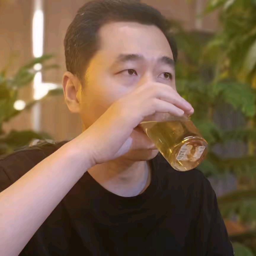 哈龙爱喝点
