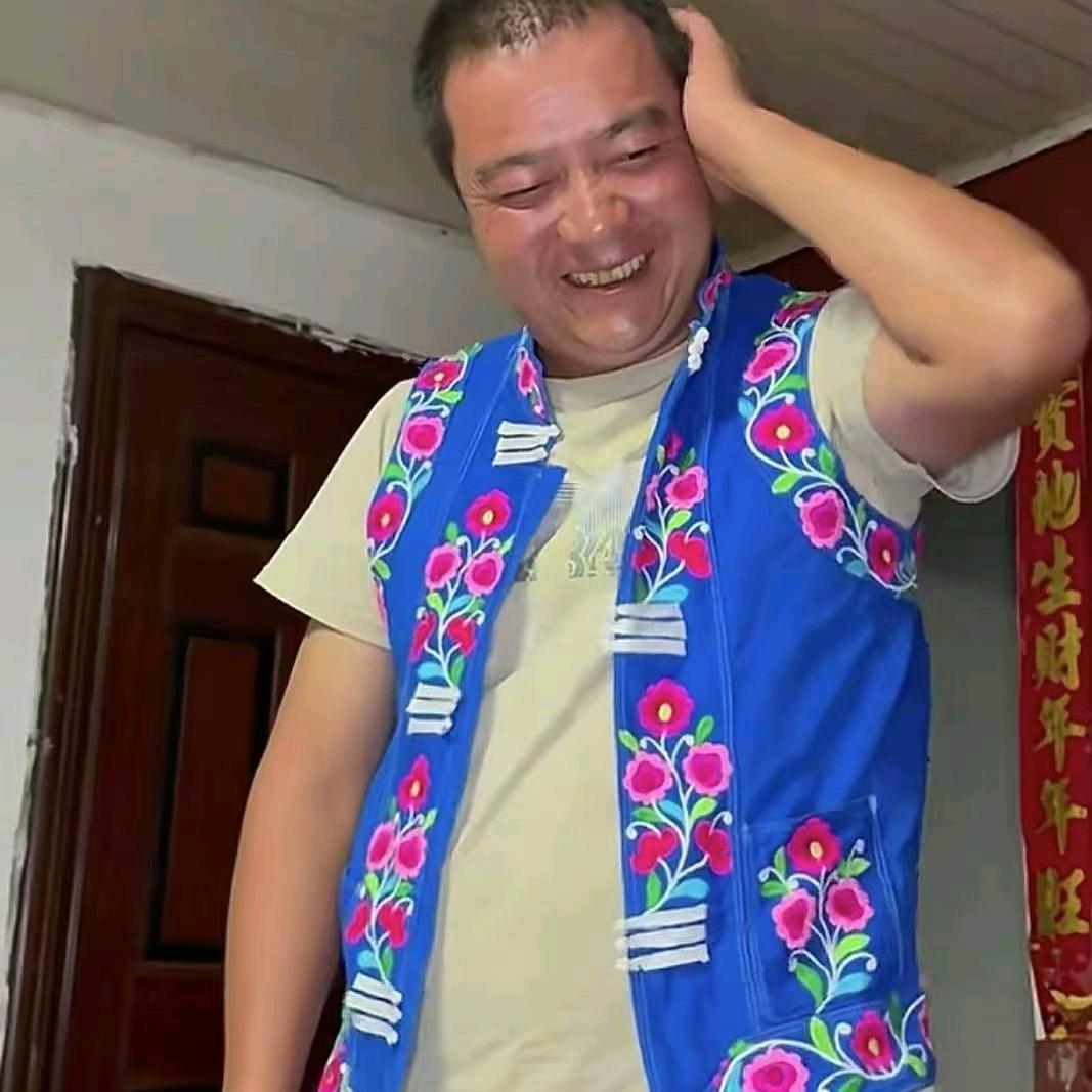 云南抓头哥(云南捡菌子大哥)