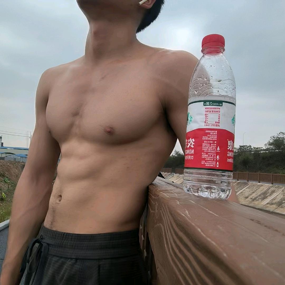 磊哥（不吃狗肉）