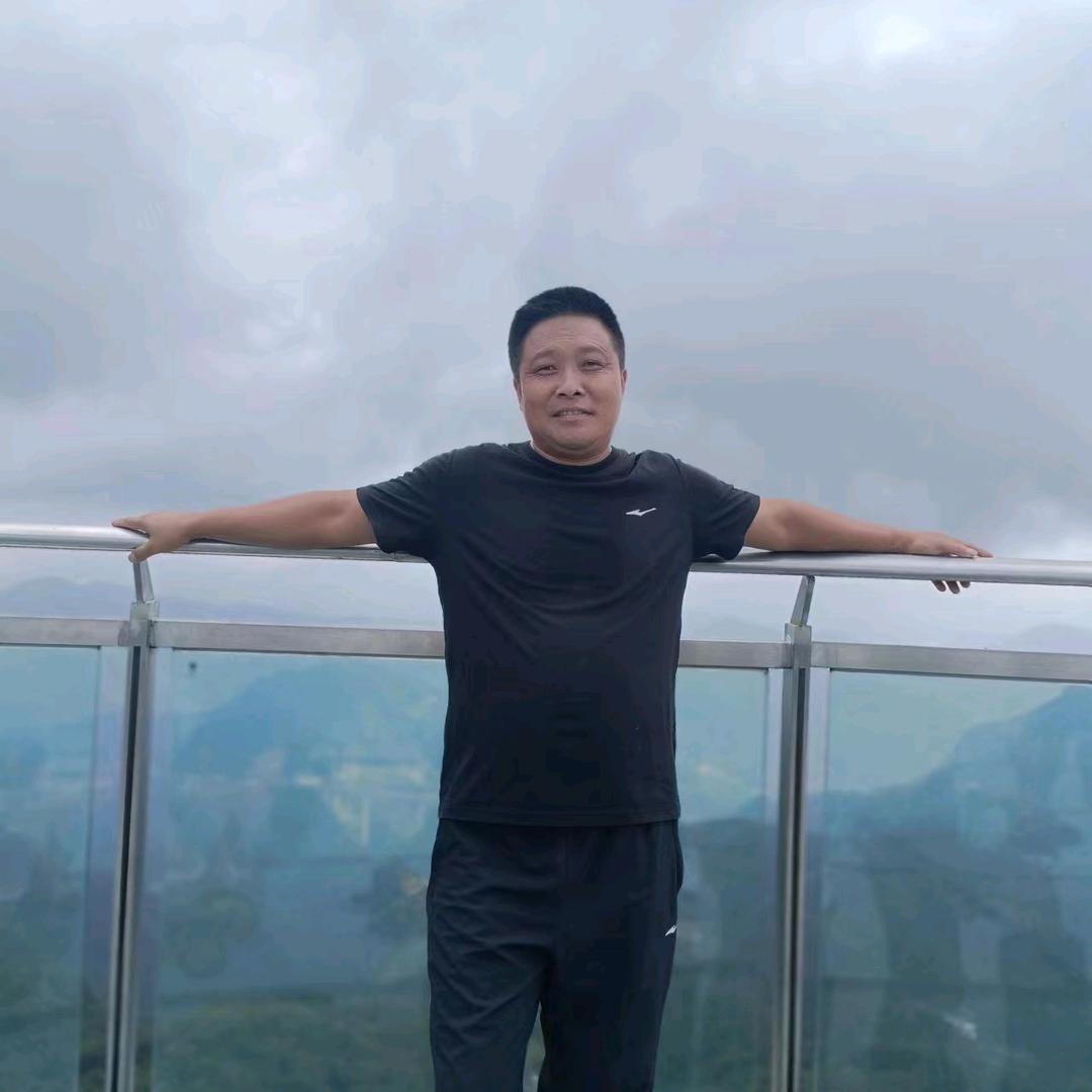 用户38245600头像