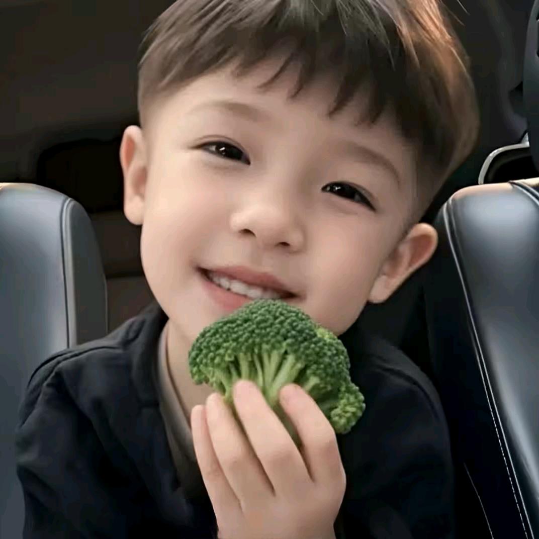 𝓼𝓽𝓻𝓪𝔀𝓫𝓮𝓻𝓻𝔂