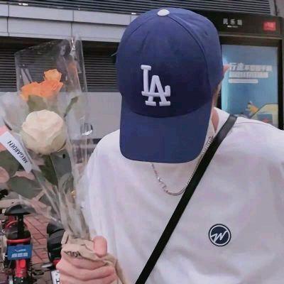 奔跑少年头像