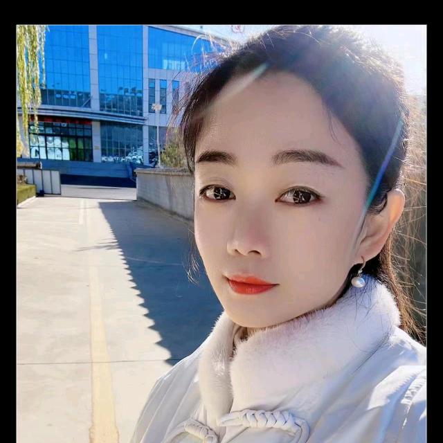 靓尔丽女装小号