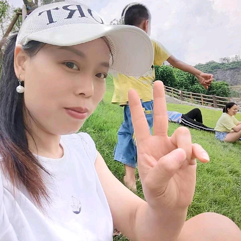 洗丫丫·艾洁斯干洗店(翠湖柳岸店)