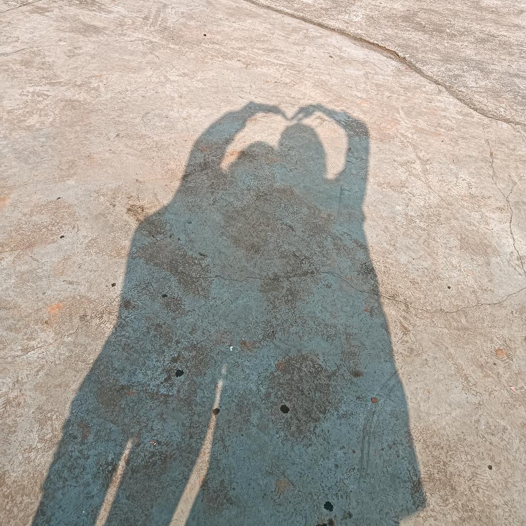 陈默.张扬