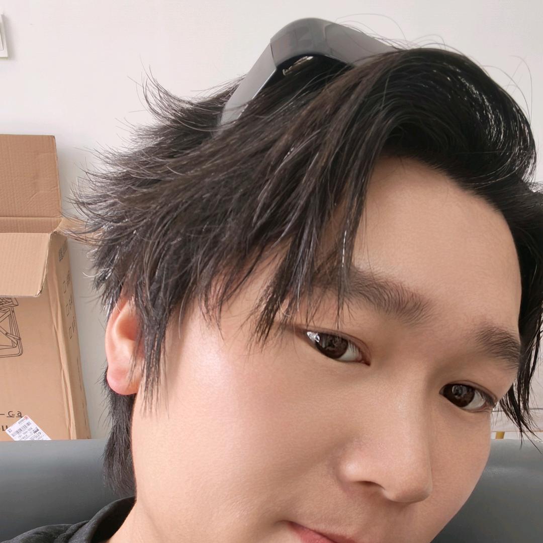 发型师雨航