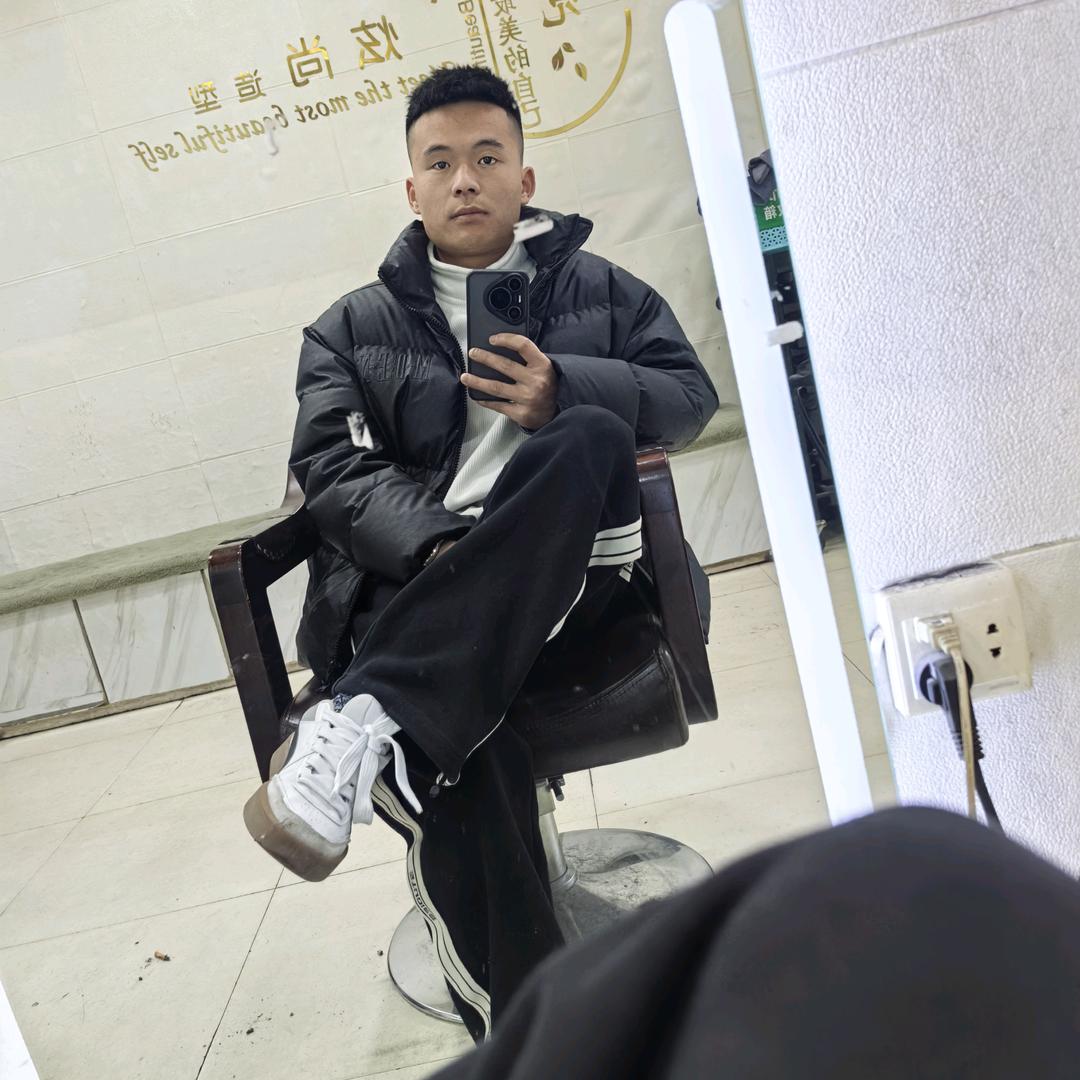 一只小灰豹