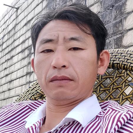 吸烟解寂寞。