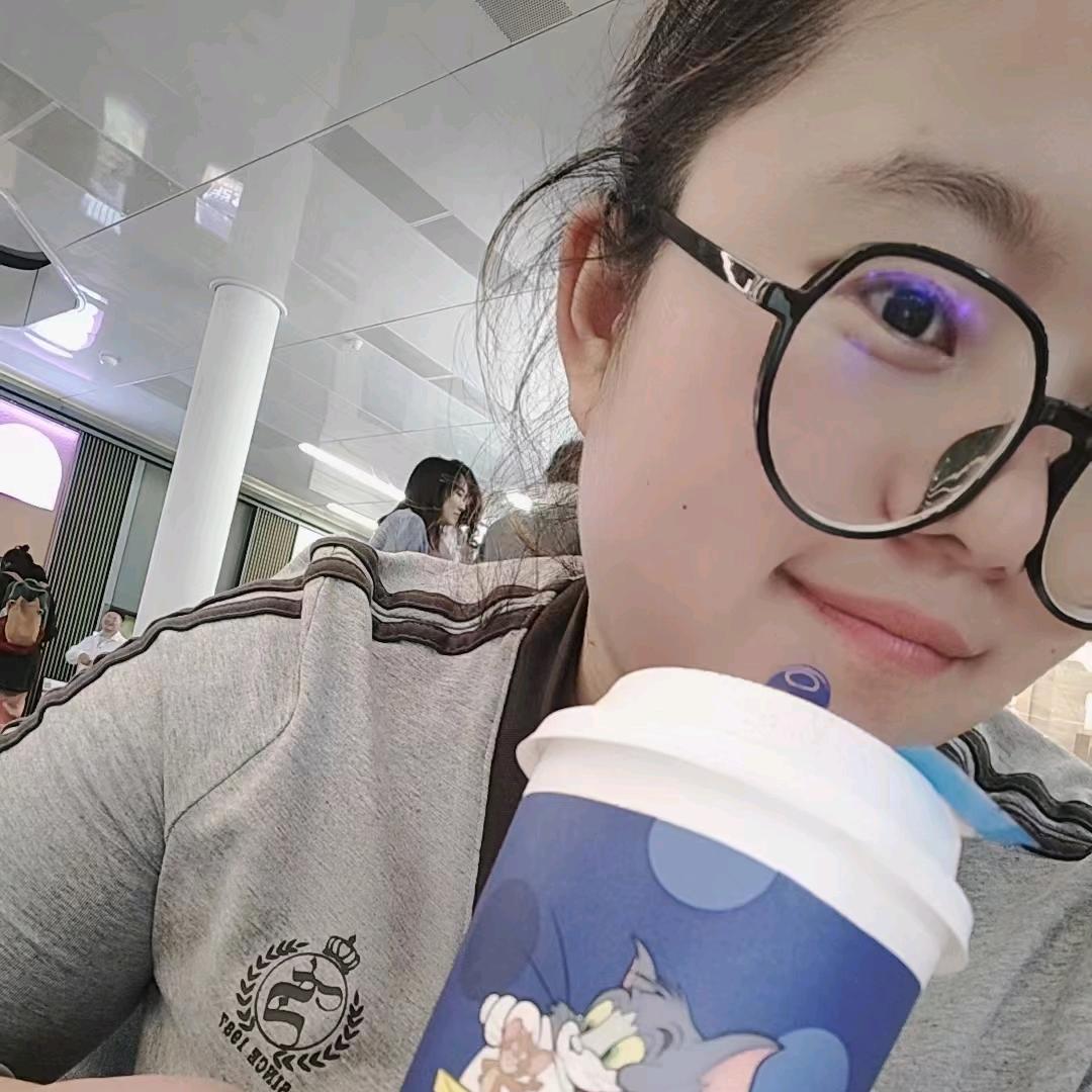 卖建材辅料的小姐姐