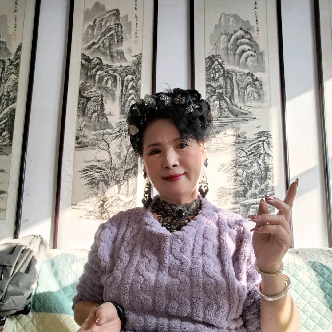 精致阳光的女人