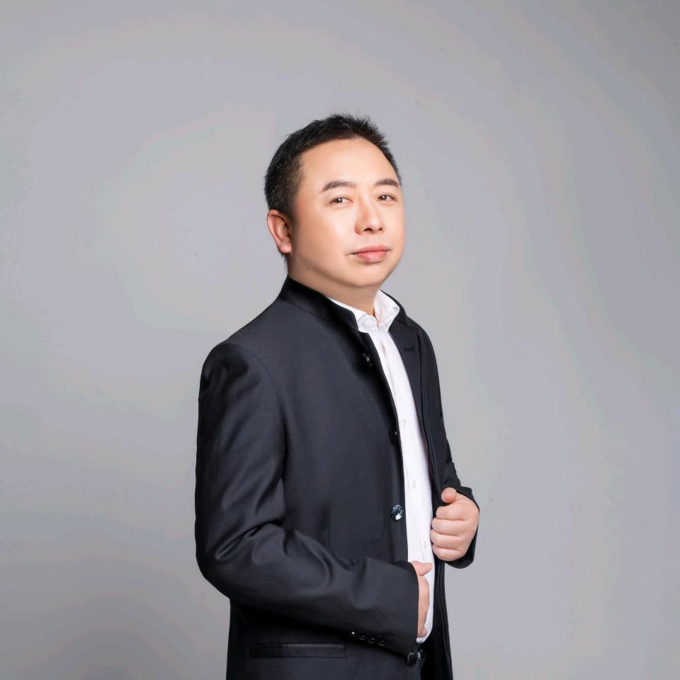 石显武（无创美容）