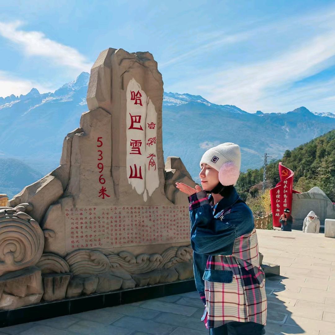 🌻叮当猫-Lolita-（汐建雨桐）