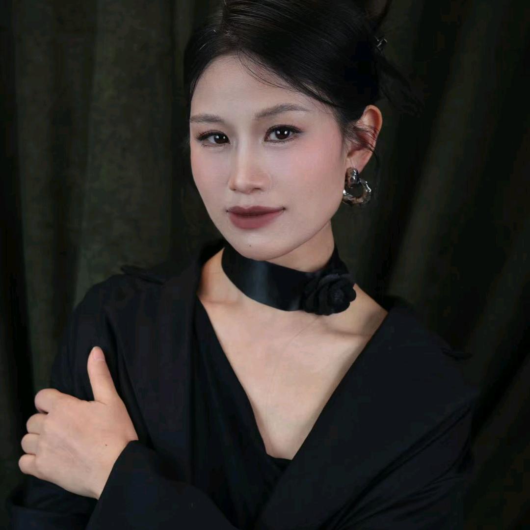 化妆师华华