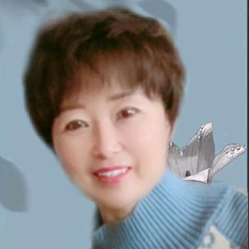 温雯头像
