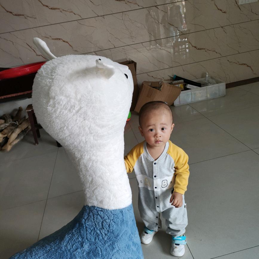 方春华潮玩小铺子