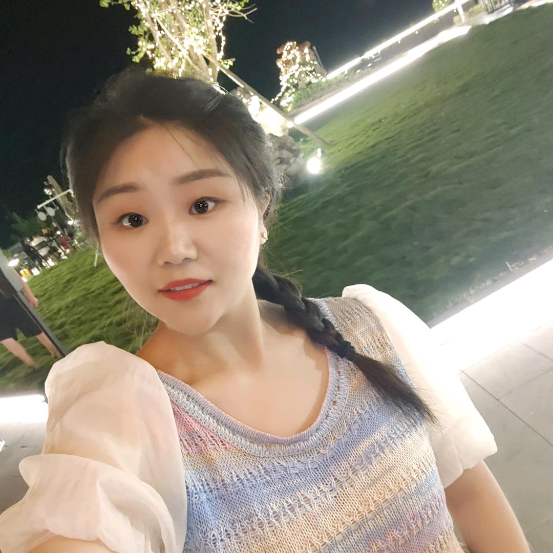 喜欢李。