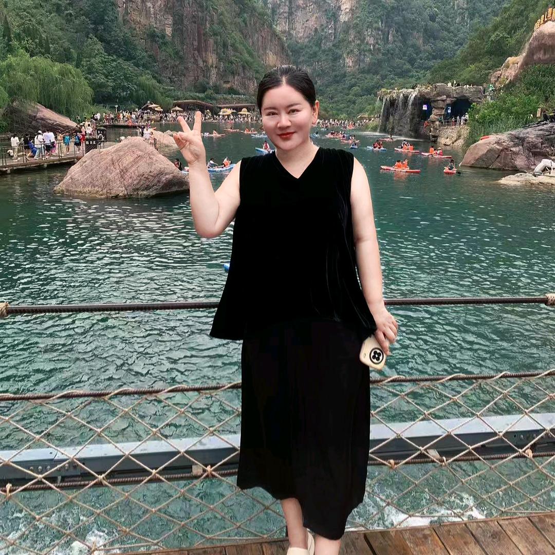 李佳