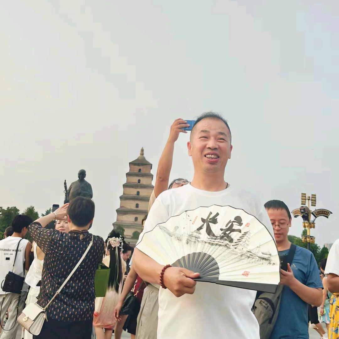 雄鹰展翅，网络飞翔