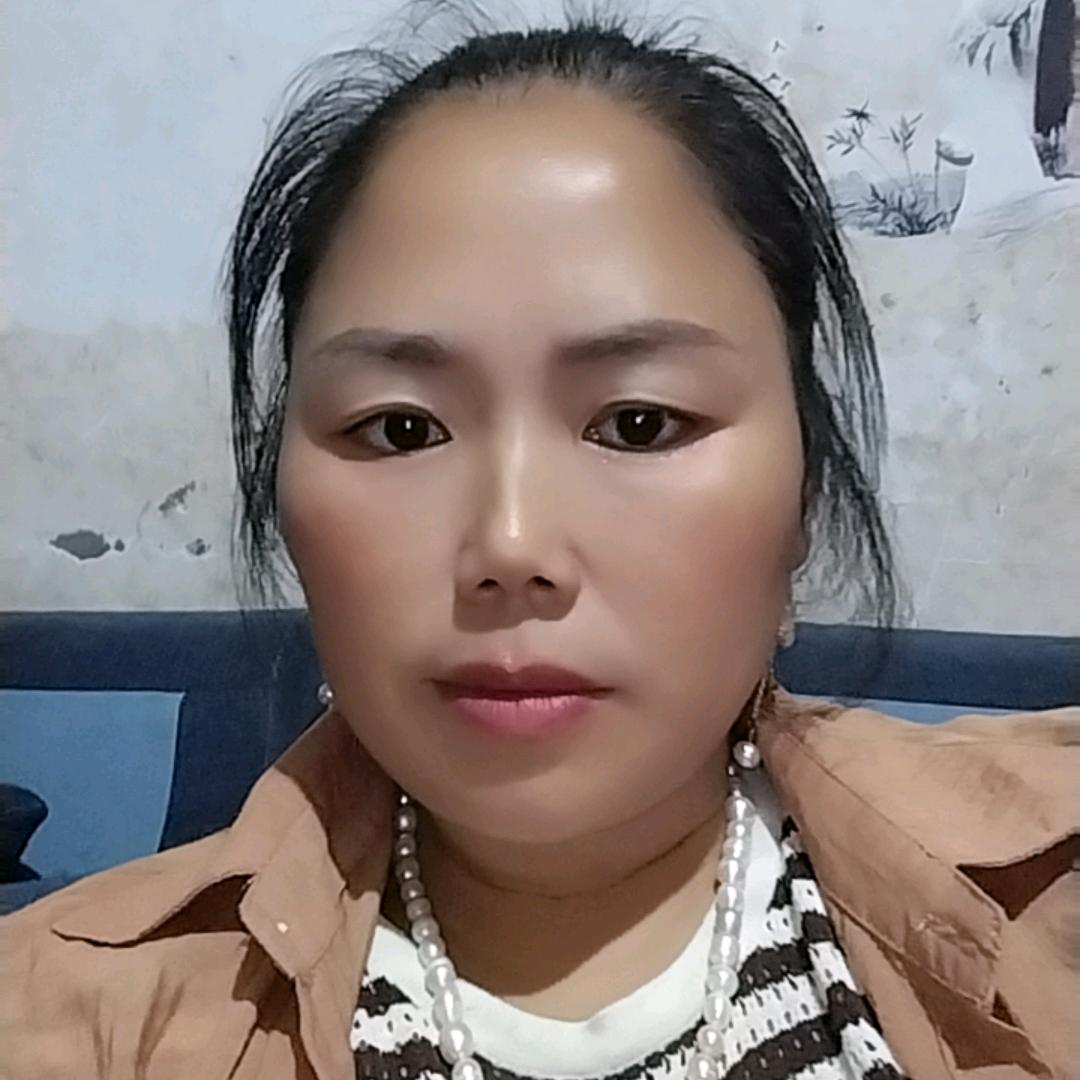 活泼开朗的小燕子
