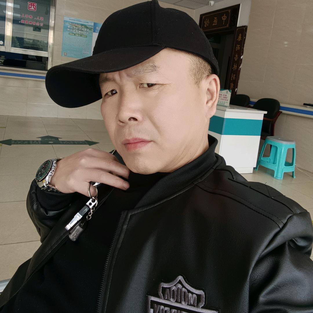 凡 人
