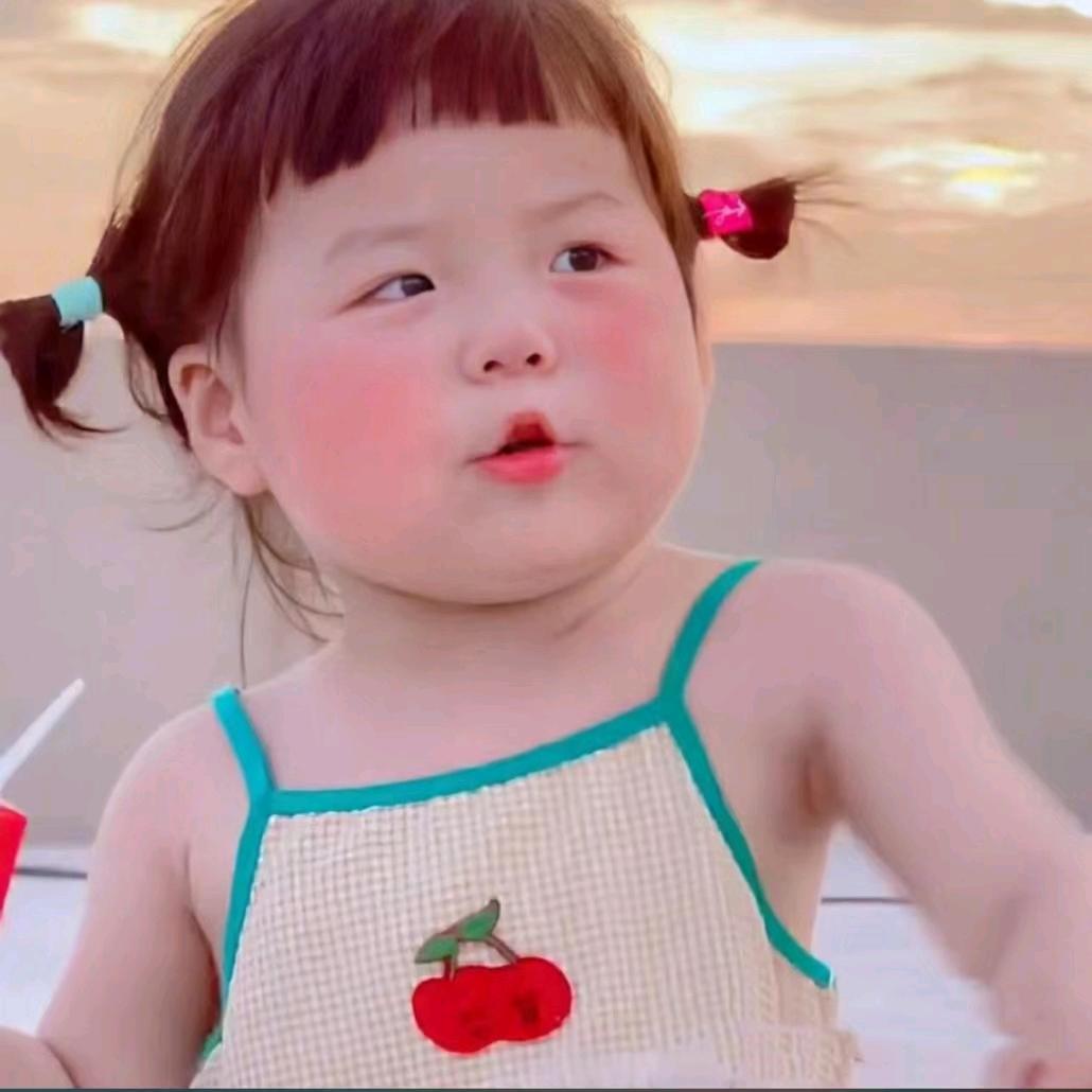 丸子妹穿小红袄