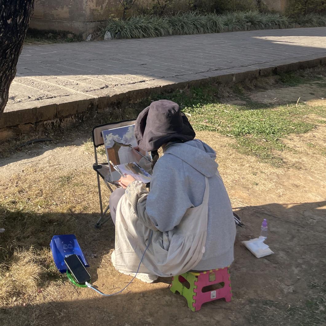 爱画画的幸运大葵☀️