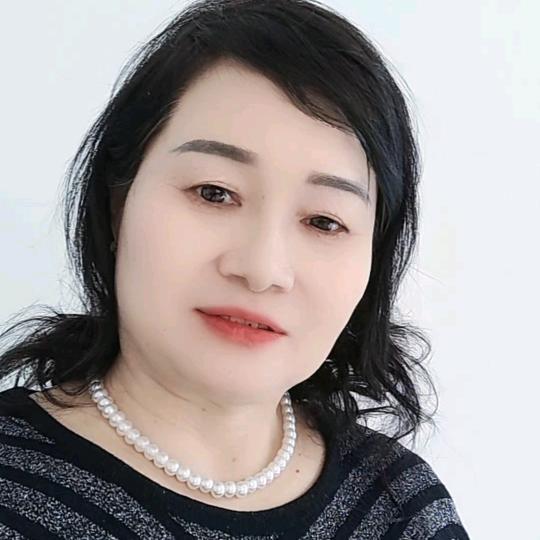 凤琴姐<晚上9点20开播，开播号在主页