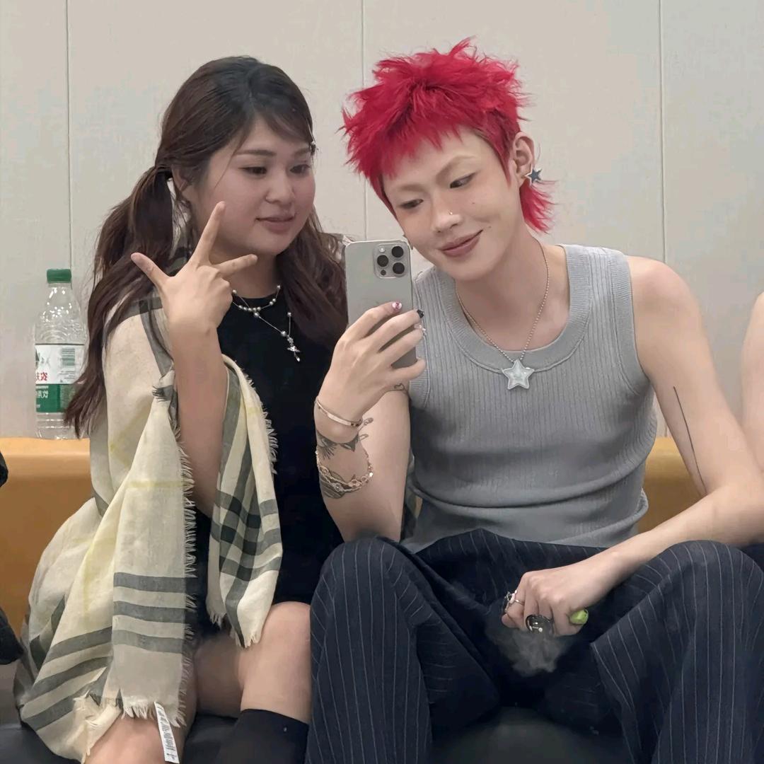 唤俊的直播日常