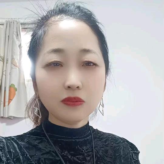 幸福之家，歌醉心舞动情。