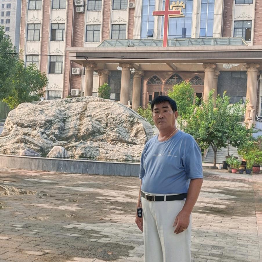 李弟兄一一爱在这里(每晚9点直播)