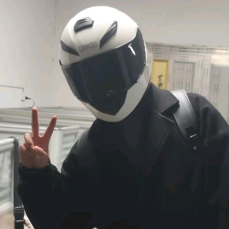 是骁龙学长✨（寒假工劳务版）