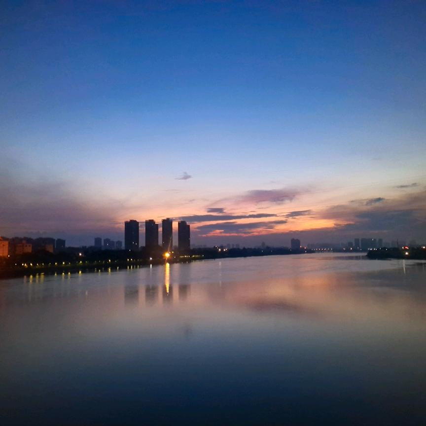 卖导弹的老男孩