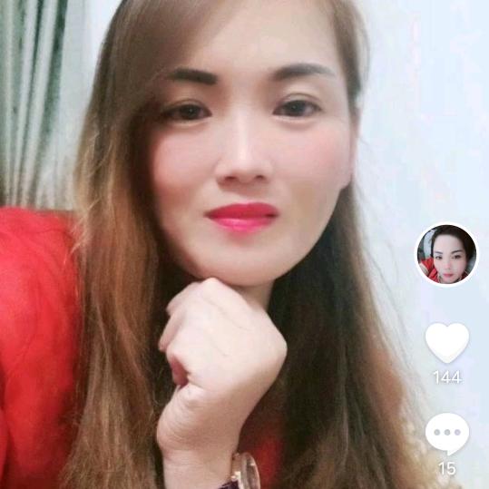 温柔善良的笑脸