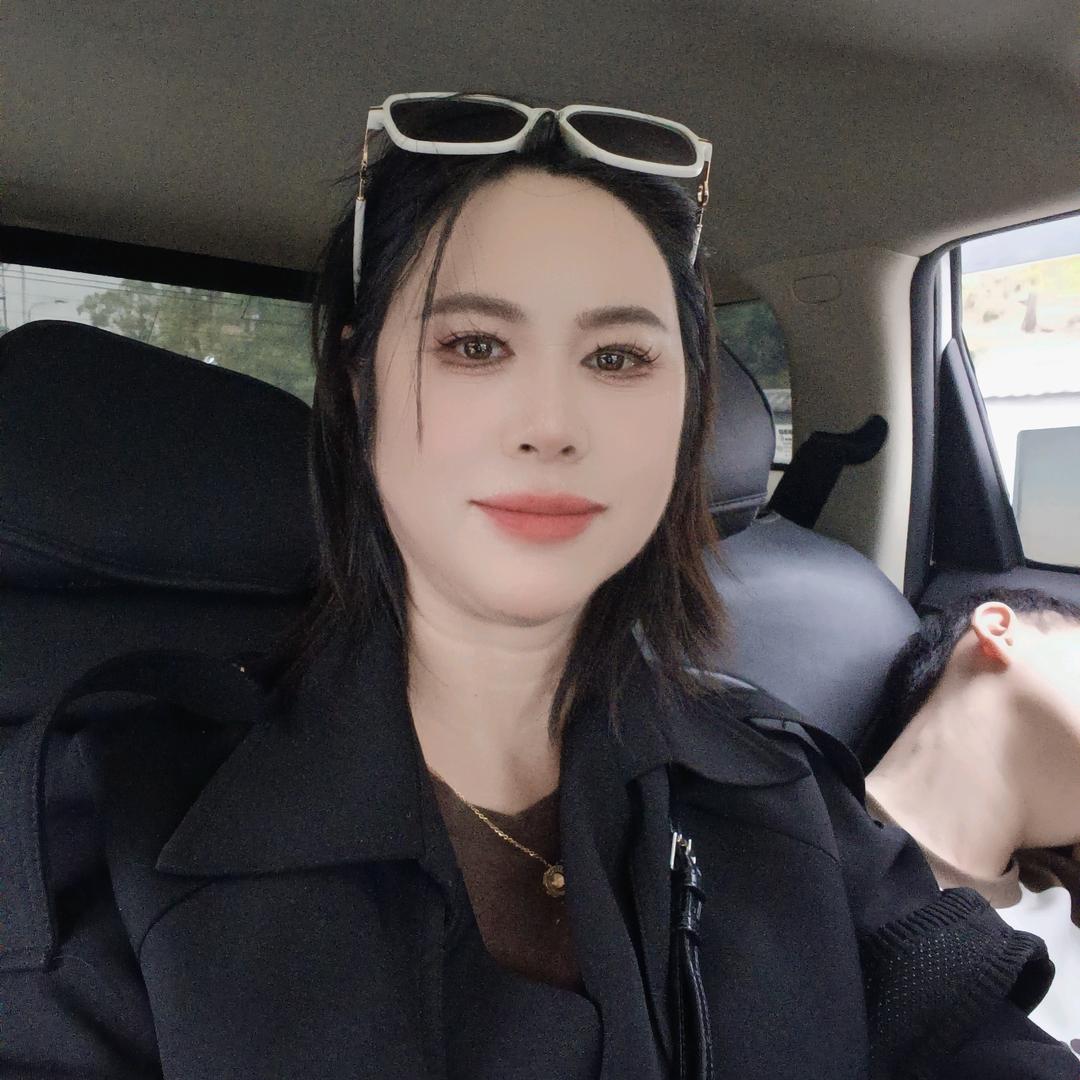 六枝大角鹿杨婷