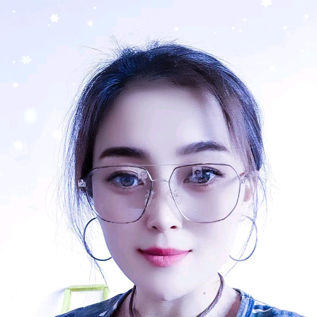 王霞