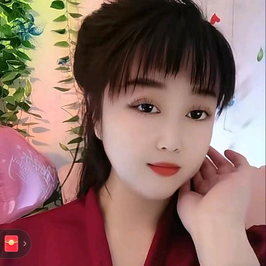 伊笑